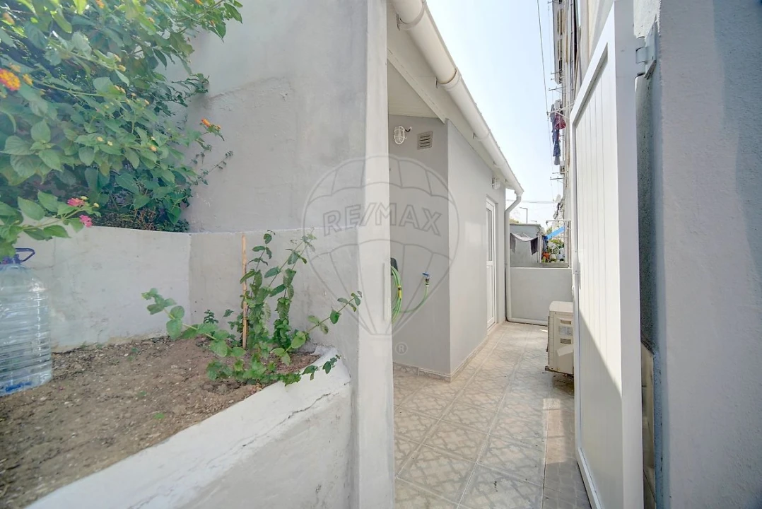 Apartamento T1 para Arrendamento em Camarate, Unhos e Apelação Foto 24