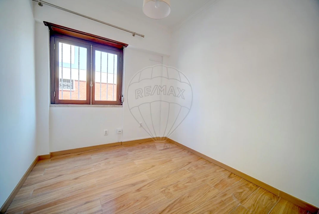 Apartamento T1 para Arrendamento em Camarate, Unhos e Apelação Foto 10