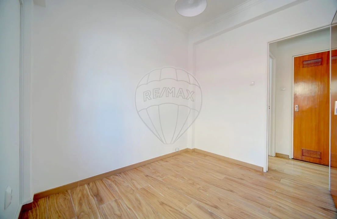 Apartamento T1 para Arrendamento em Camarate, Unhos e Apelação Foto 8