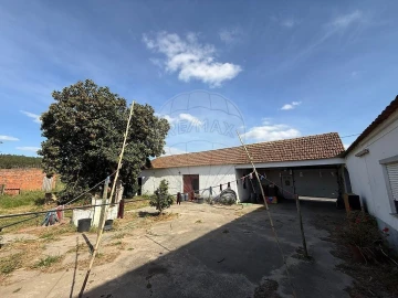 Moradia T2 para Venda em Fazendas de Almeirim
