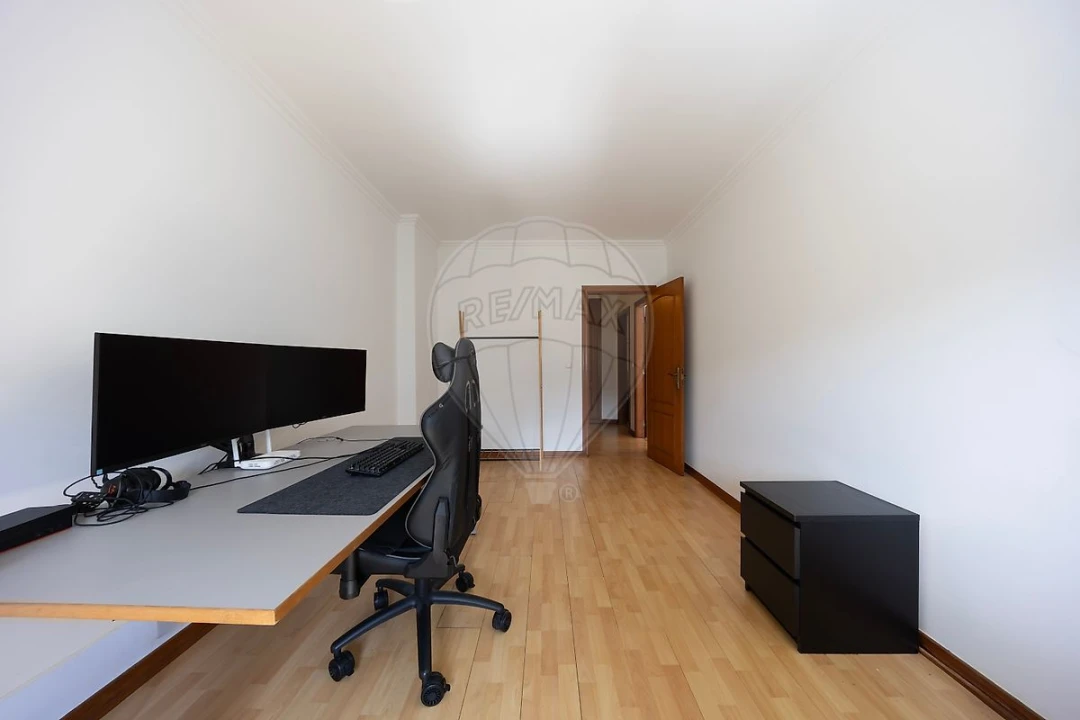 Apartamento T2 para Venda em Queluz e Belas Foto 27