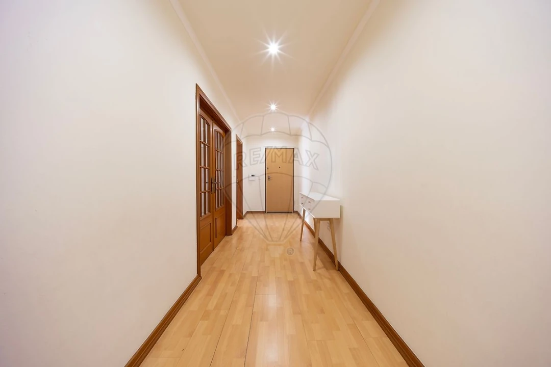 Apartamento T2 para Venda em Queluz e Belas Foto 7
