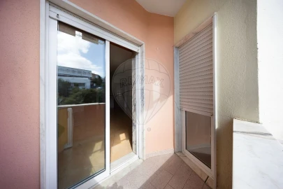 Apartamento T2 para Venda em Queluz e Belas