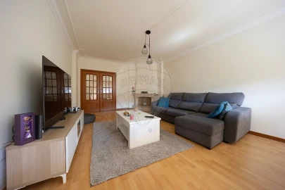 Apartamento T2 para Venda em Queluz e Belas