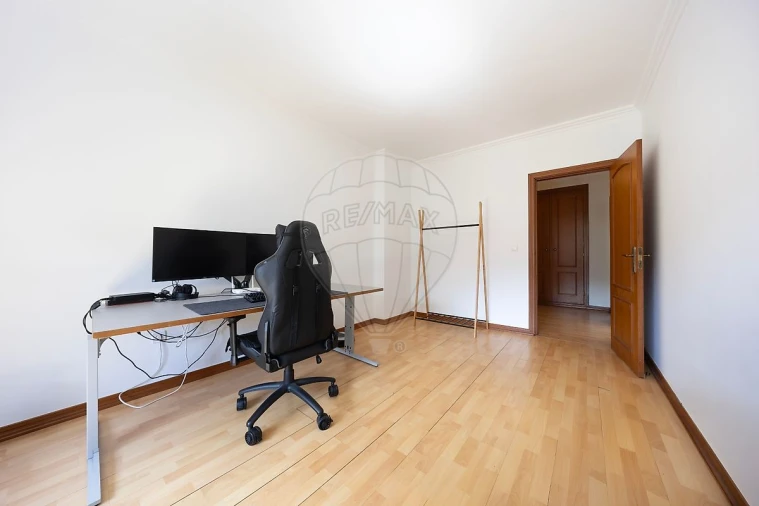 Apartamento T2 para Venda em Queluz e Belas Foto 25