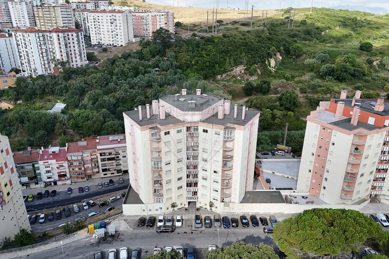 Apartamento T2 para Venda em Queluz e Belas Foto 36