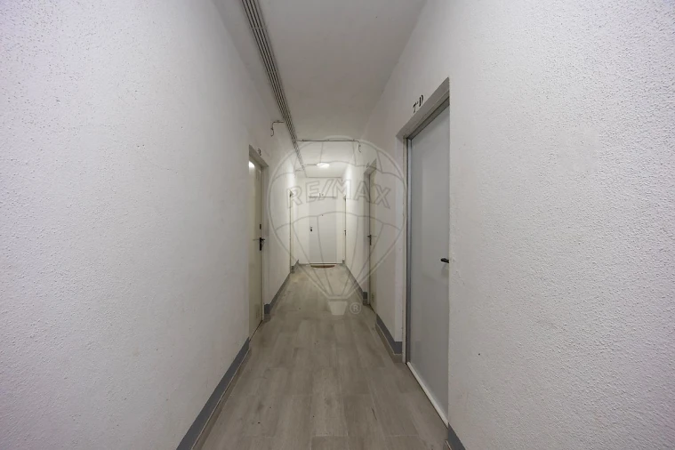 Apartamento T2 para Venda em Queluz e Belas Foto 5