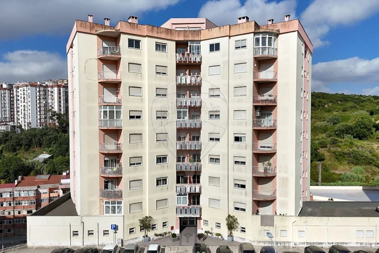 Apartamento T2 para Venda em Queluz e Belas Foto 35