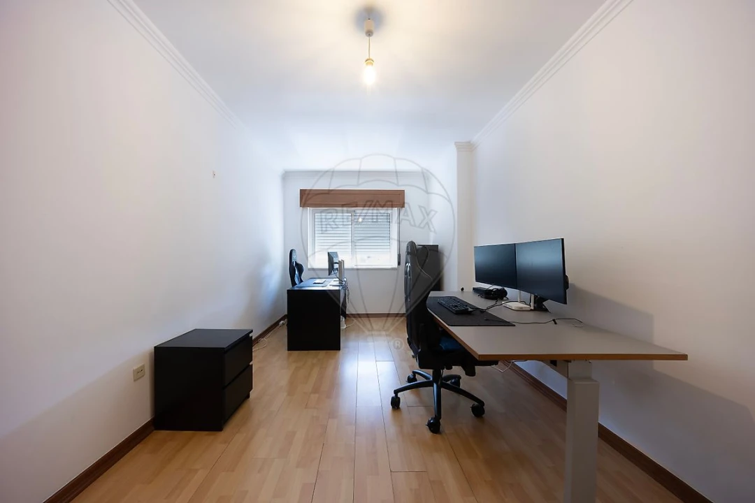 Apartamento T2 para Venda em Queluz e Belas Foto 30