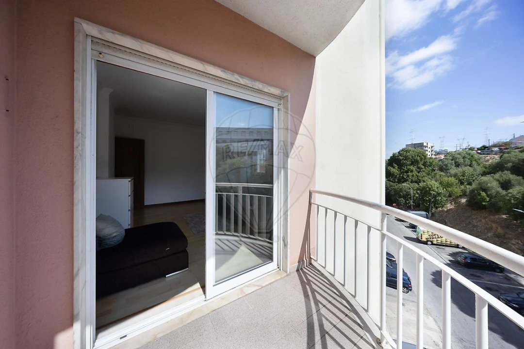 Apartamento T2 para Venda em Queluz e Belas Foto 31