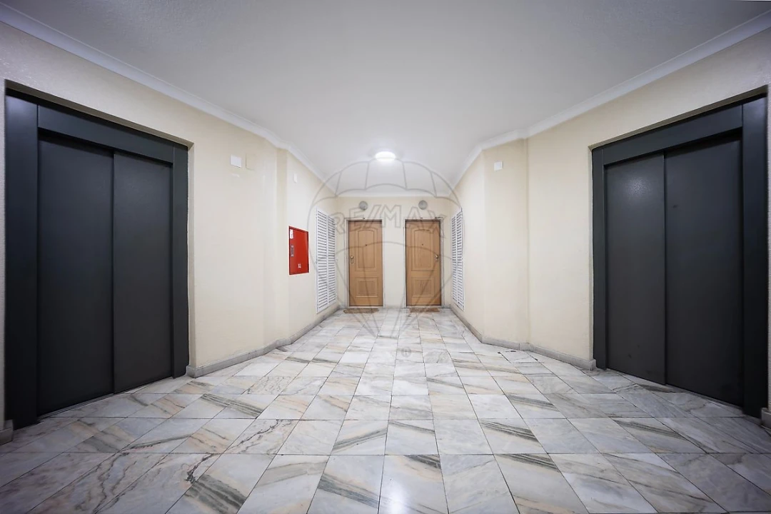 Apartamento T2 para Venda em Queluz e Belas Foto 8