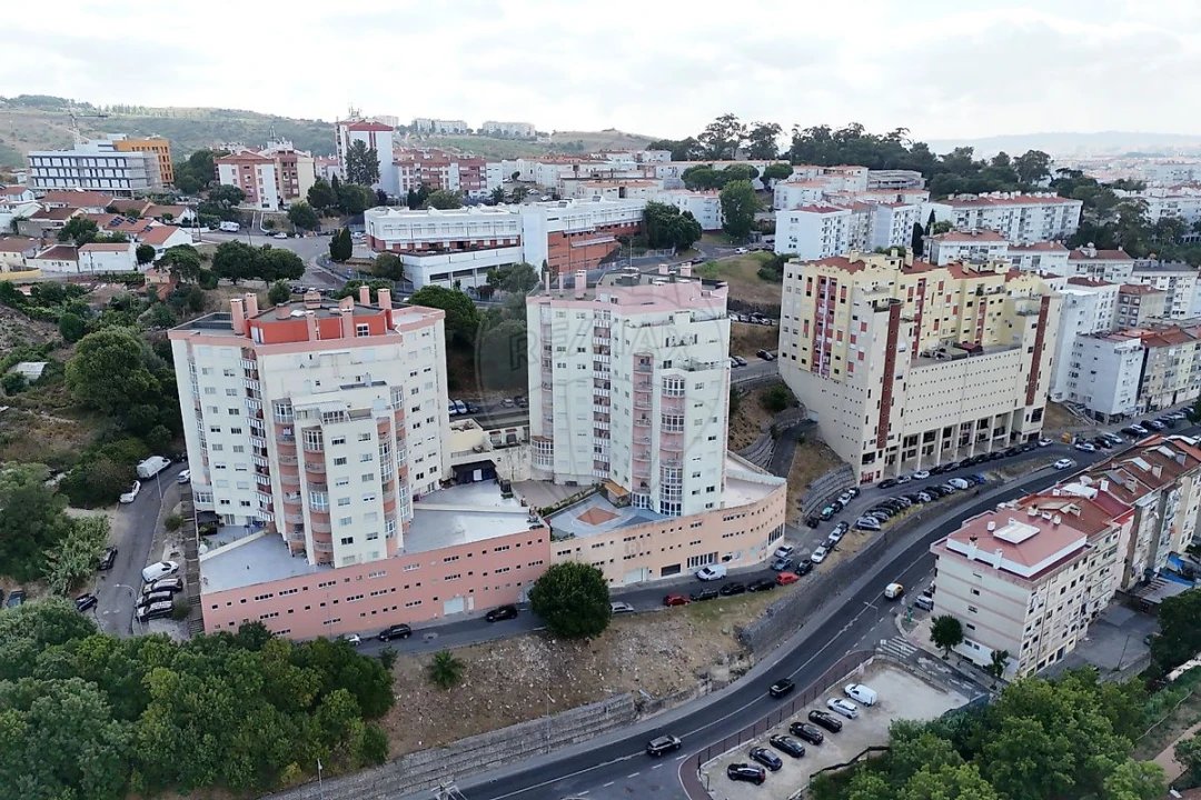 Apartamento T2 para Venda em Queluz e Belas Foto 37