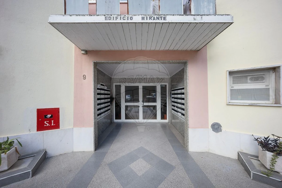 Apartamento T2 para Venda em Queluz e Belas Foto 40