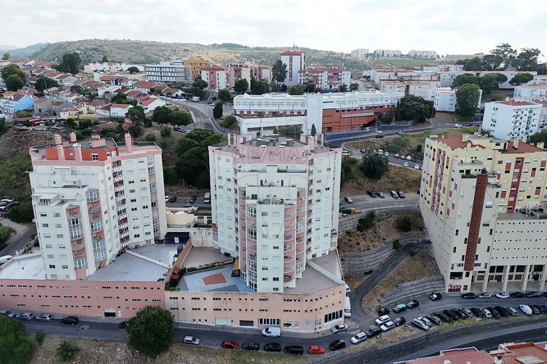 Apartamento T2 para Venda em Queluz e Belas Foto 39