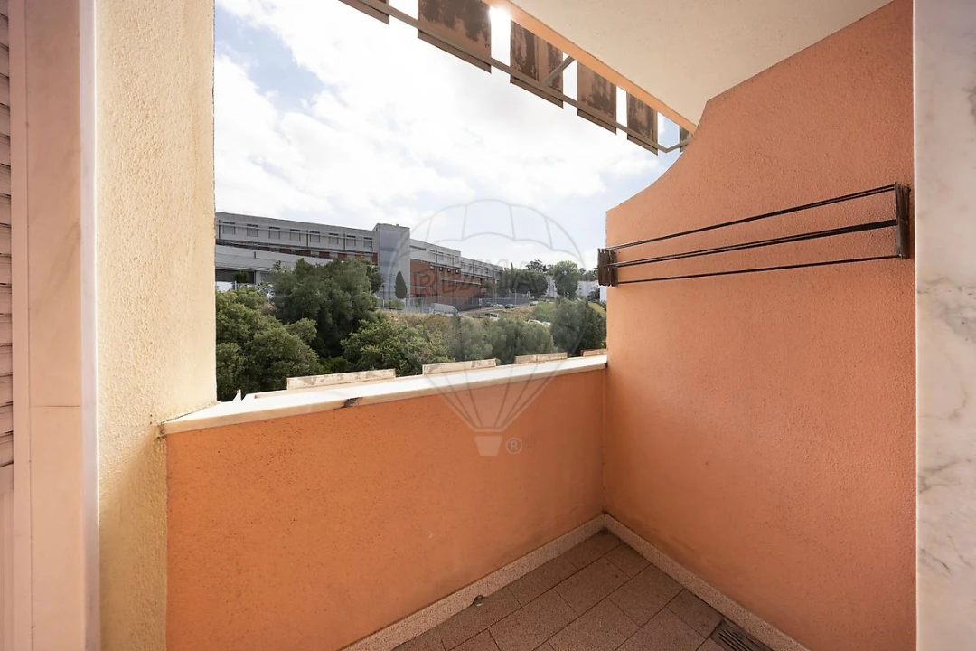 Apartamento T2 para Venda em Queluz e Belas Foto 15