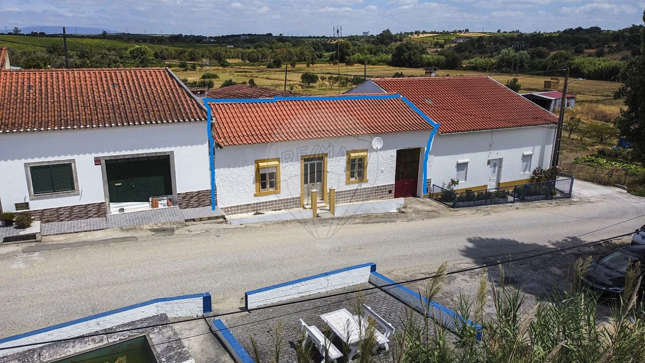 Moradia T3 para Venda em Alcanhões Foto 1
