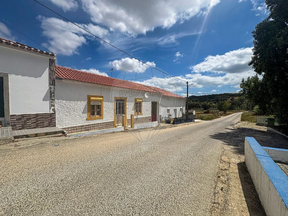 Moradia T3 para Venda em Alcanhões Foto 3