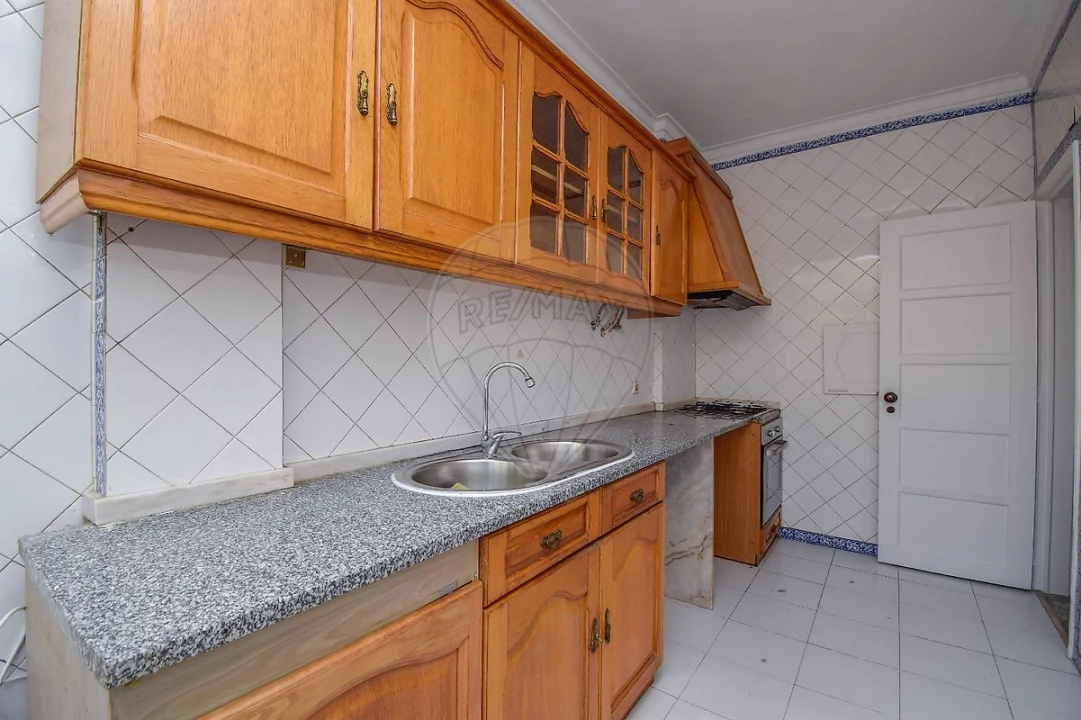 Apartamento T2 para Arrendamento em Venteira Foto 14