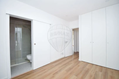 Apartamento T3 para Venda em Pontinha e Famões