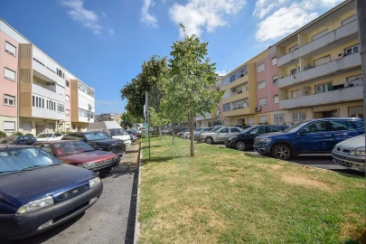 Apartamento T3 para Venda em Pontinha e Famões