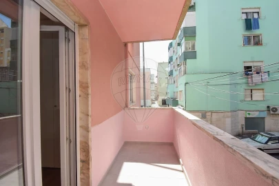 Apartamento T3 para Venda em Pontinha e Famões