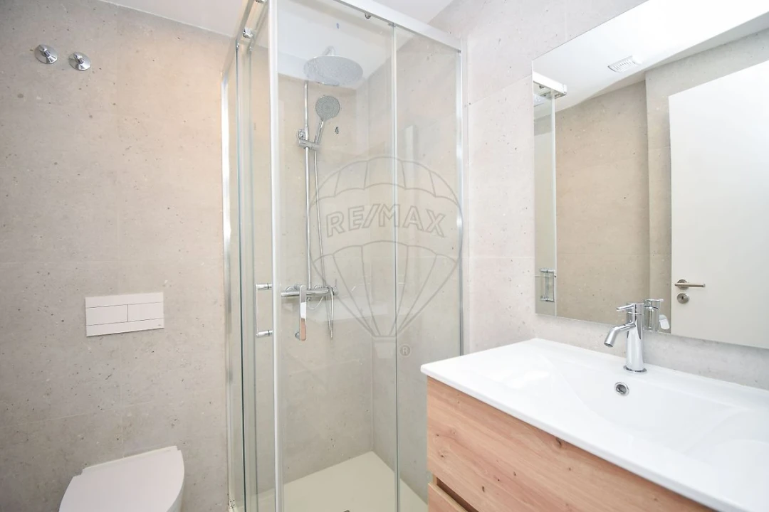 Apartamento T3 para Venda em Pontinha e Famões Foto 13