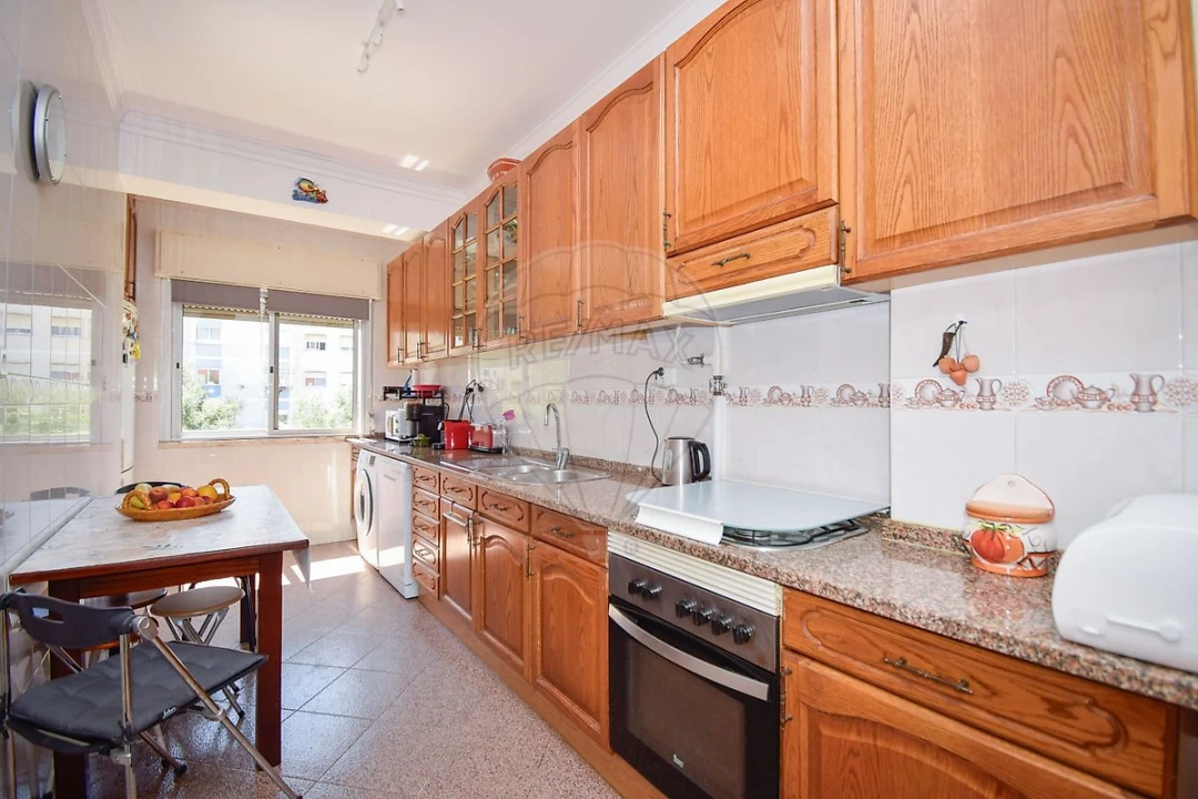Apartamento T3 para Venda em Agualva e Mira-Sintra Foto 20