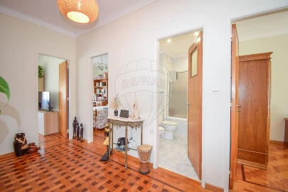 Apartamento T3 para Venda em Agualva e Mira-Sintra