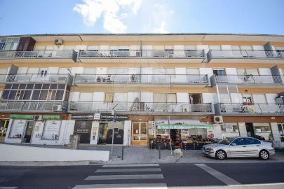 Apartamento T3 para Venda em Agualva e Mira-Sintra