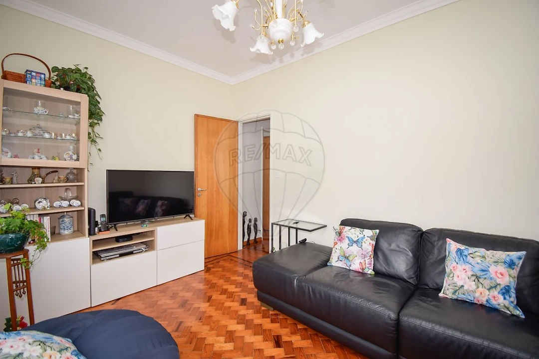 Apartamento T3 para Venda em Agualva e Mira-Sintra Foto 1