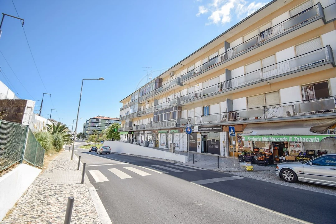 Apartamento T3 para Venda em Agualva e Mira-Sintra Foto 14