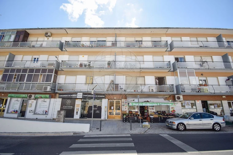 Apartamento T3 para Venda em Agualva e Mira-Sintra Foto 15