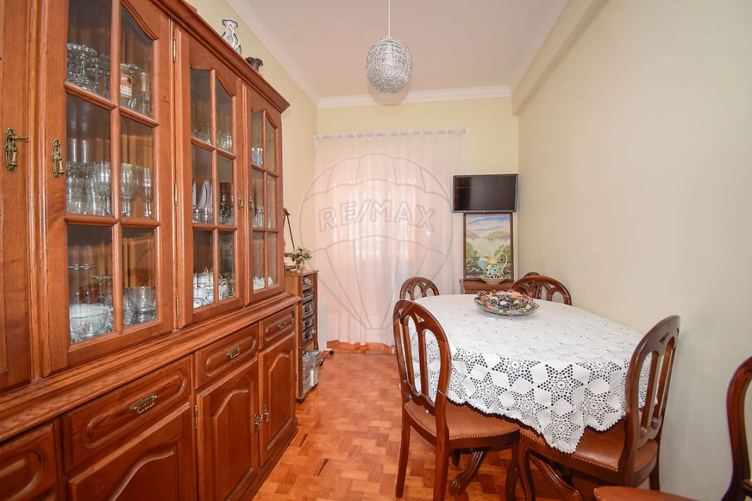 Apartamento T3 para Venda em Agualva e Mira-Sintra Foto 10