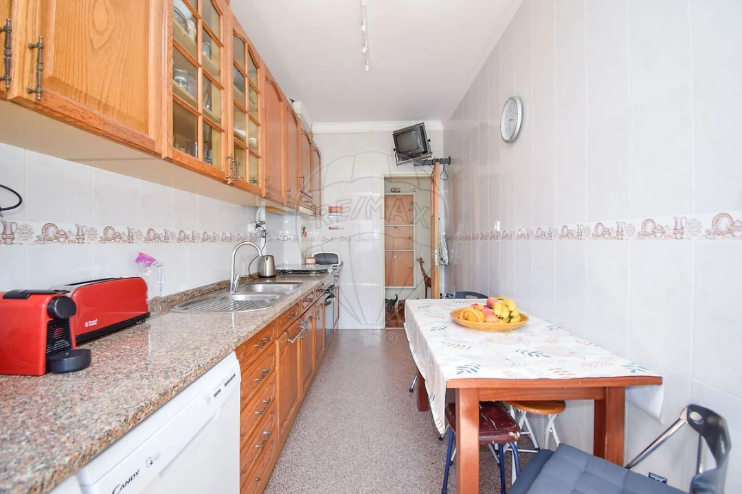 Apartamento T3 para Venda em Agualva e Mira-Sintra Foto 17
