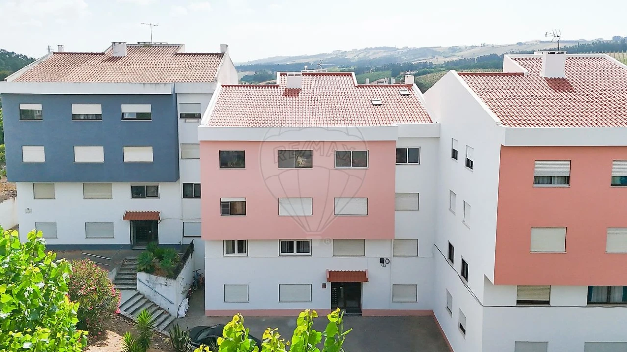 Apartamento T2 para Venda em Miragaia e Marteleira Foto 16