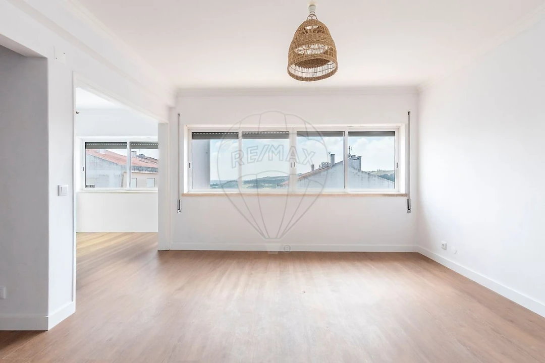 Apartamento T2 para Venda em Miragaia e Marteleira Foto 2