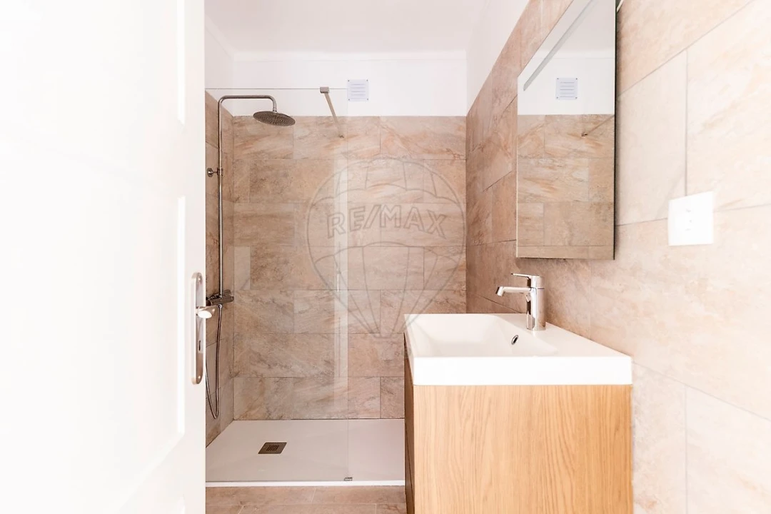 Apartamento T2 para Venda em Miragaia e Marteleira Foto 10