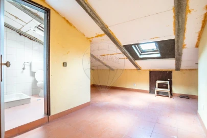 Apartamento T2 para Venda em Miragaia e Marteleira