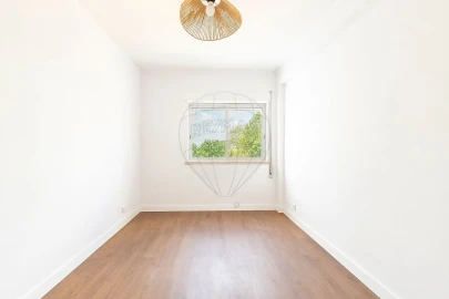 Apartamento T2 para Venda em Miragaia e Marteleira