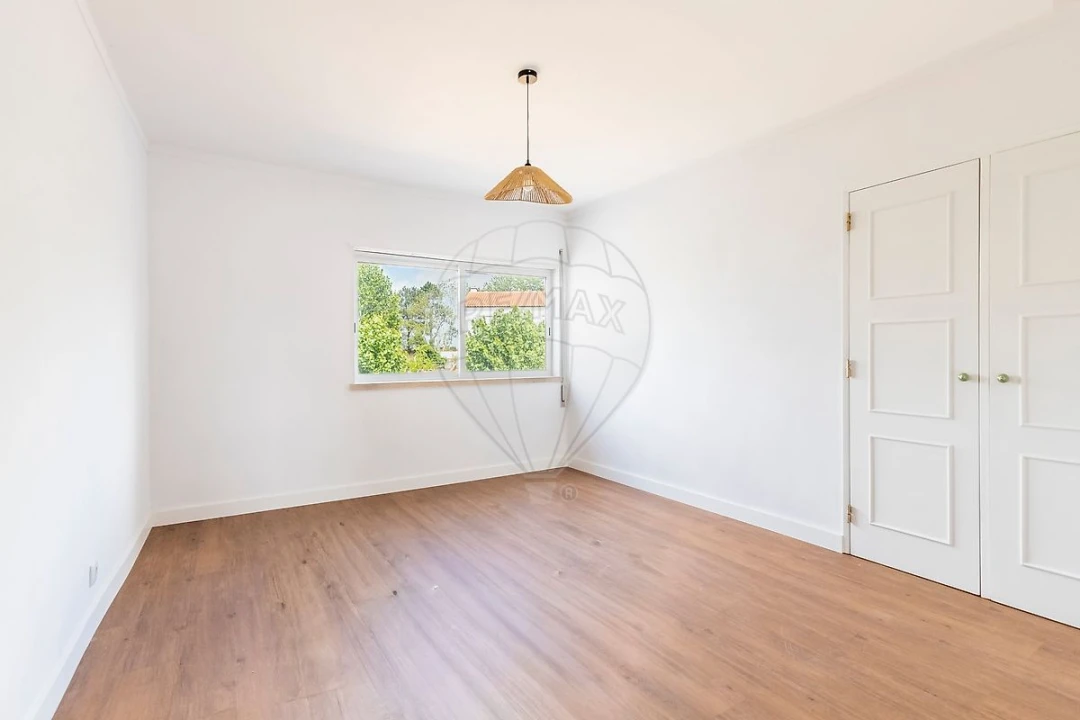 Apartamento T2 para Venda em Miragaia e Marteleira Foto 9