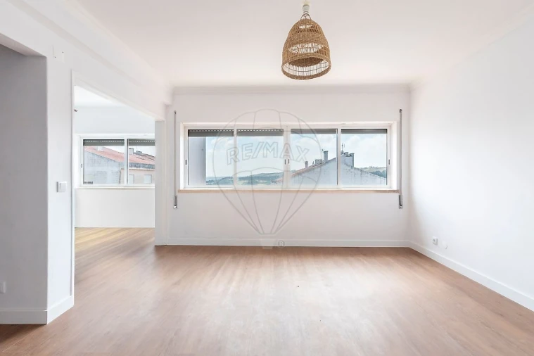 Apartamento T2 para Venda em Miragaia e Marteleira Foto 2