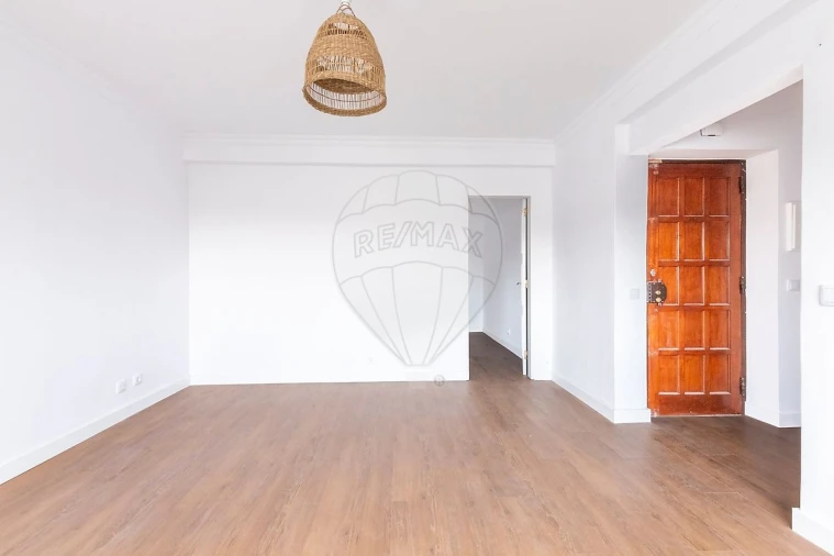 Apartamento T2 para Venda em Miragaia e Marteleira Foto 3