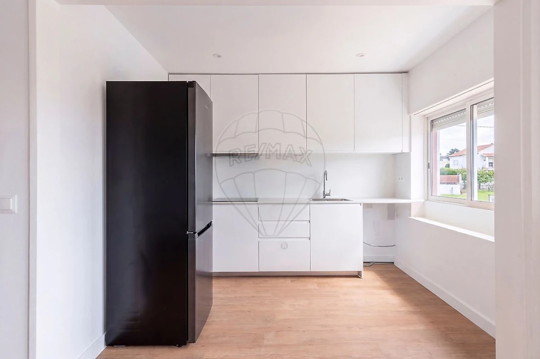 Apartamento T2 para Venda em Miragaia e Marteleira Foto 4