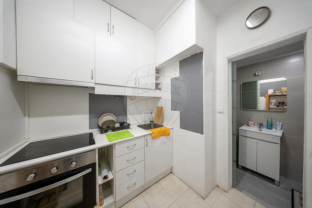 Apartamento T2 para Venda em Beato Foto 9