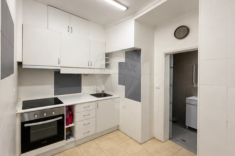 Apartamento T2 para Venda em Beato Foto 6