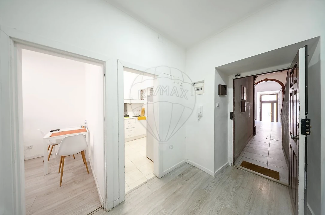 Apartamento T2 para Venda em Beato Foto 10
