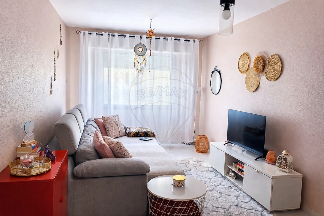 Apartamento T2 para Venda em Vialonga Foto 1