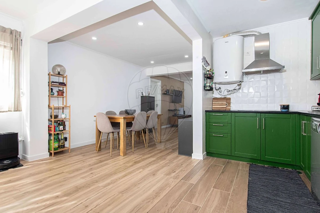 Apartamento T3 para Venda em Póvoa de Santa Iria e Forte da Casa Foto 2