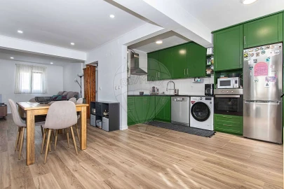 Apartamento T3 para Venda em Póvoa de Santa Iria e Forte da Casa