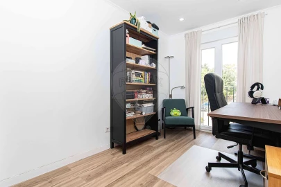 Apartamento T3 para Venda em Póvoa de Santa Iria e Forte da Casa